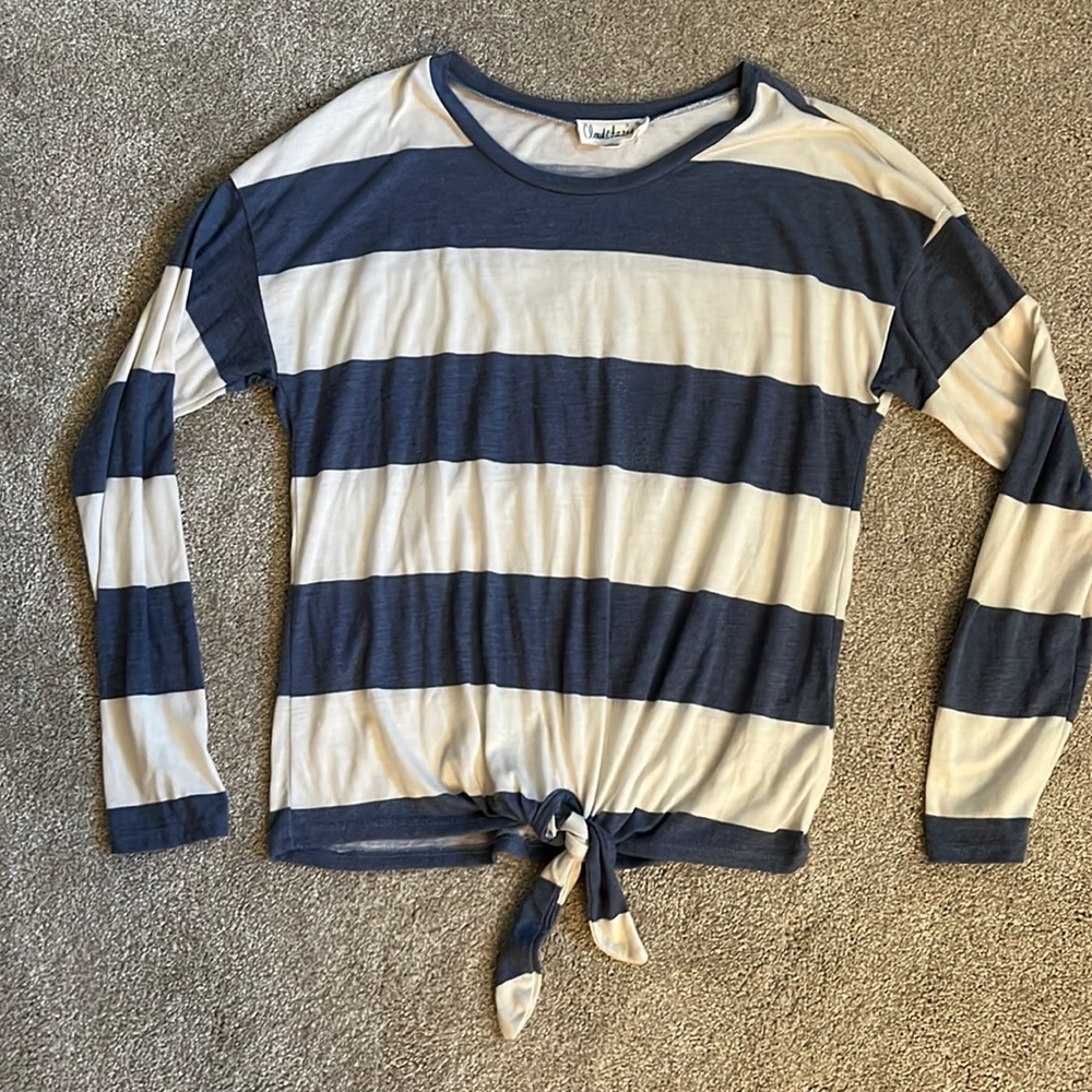 Cloud chaser striped long sleeve with tied bottom